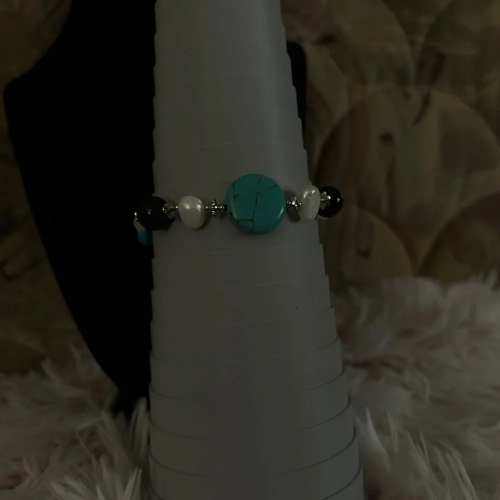 Turquoise Heart and Pearl Bracelet Necklace with Heart Clasp - Picture 7 of 8